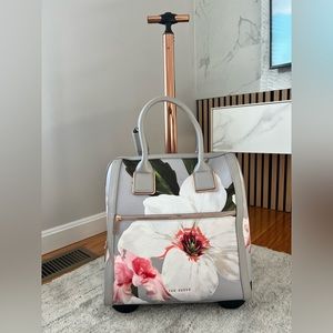 Ted Baker London Travel Wheelie Luggage
Gray Ordina Chatsworth Bloom Travel Bag